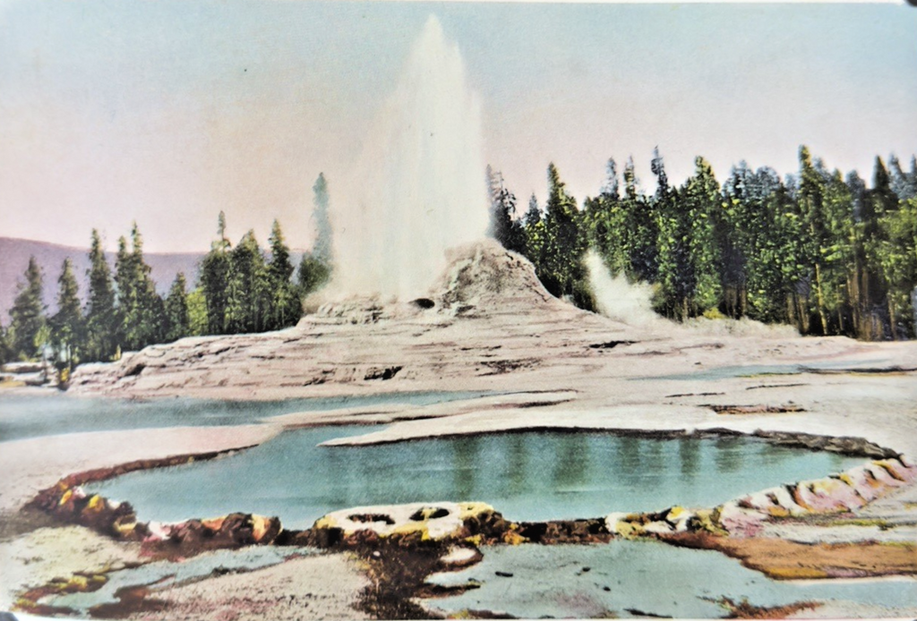 Vintage Yellowstone Souvenir Photo Booklet / Album – “The Wonders of Geyserland”