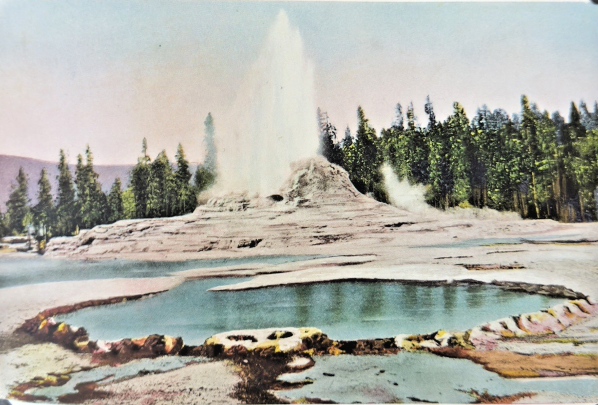 Vintage Yellowstone Souvenir Photo Booklet / Album – “The Wonders of Geyserland”