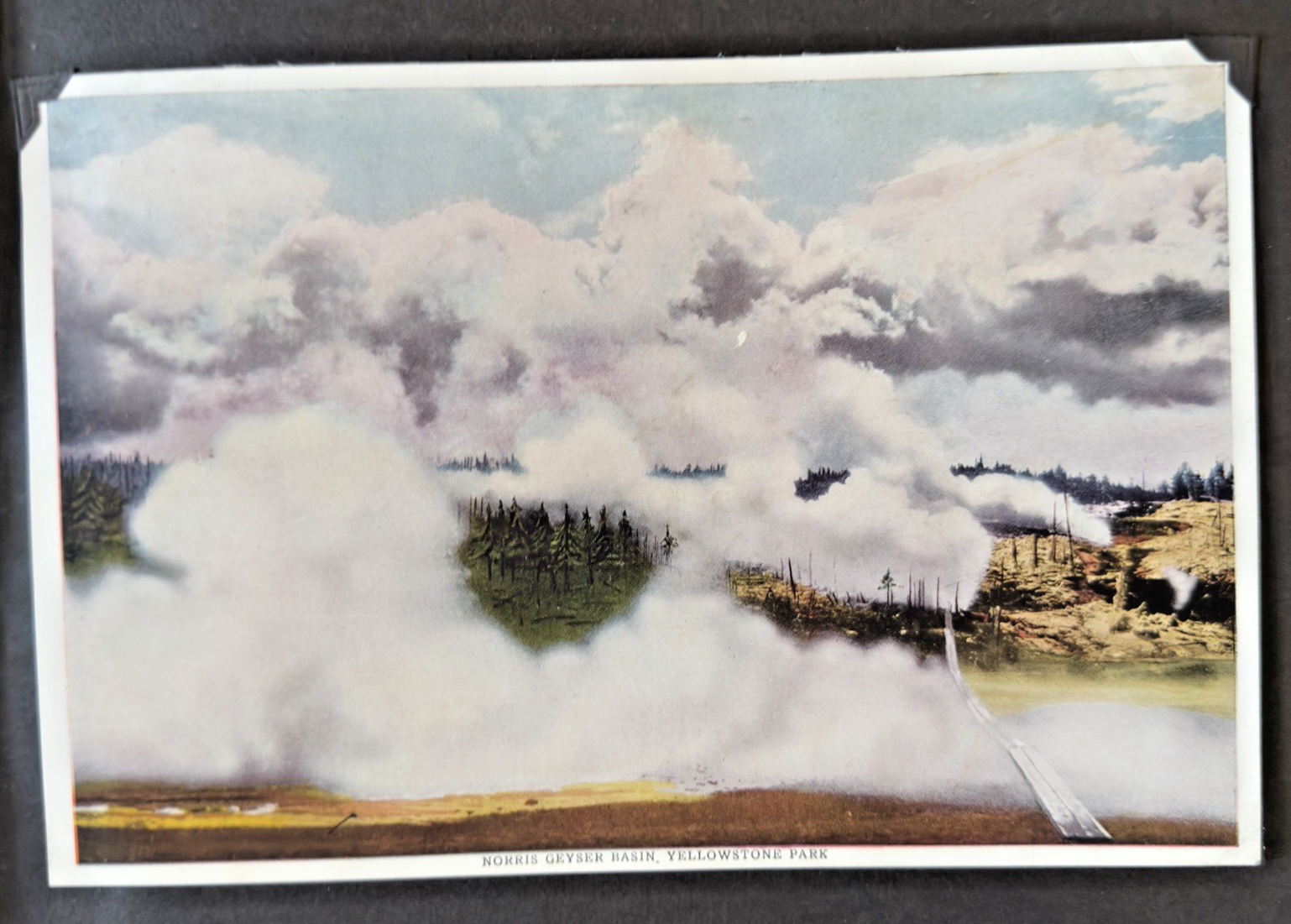 Vintage Yellowstone Souvenir Photo Booklet / Album – “The Wonders of Geyserland”