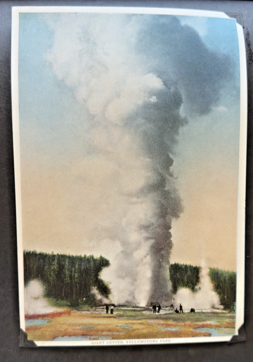 Vintage Yellowstone Souvenir Photo Booklet / Album – “The Wonders of Geyserland”