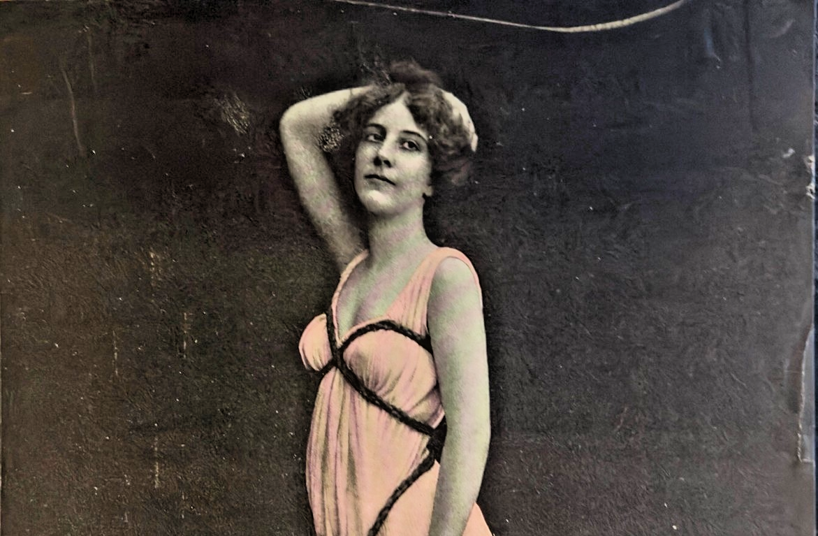 1902 “Daphne” — Hand-Tinted Photogravure (Sarony Studio)