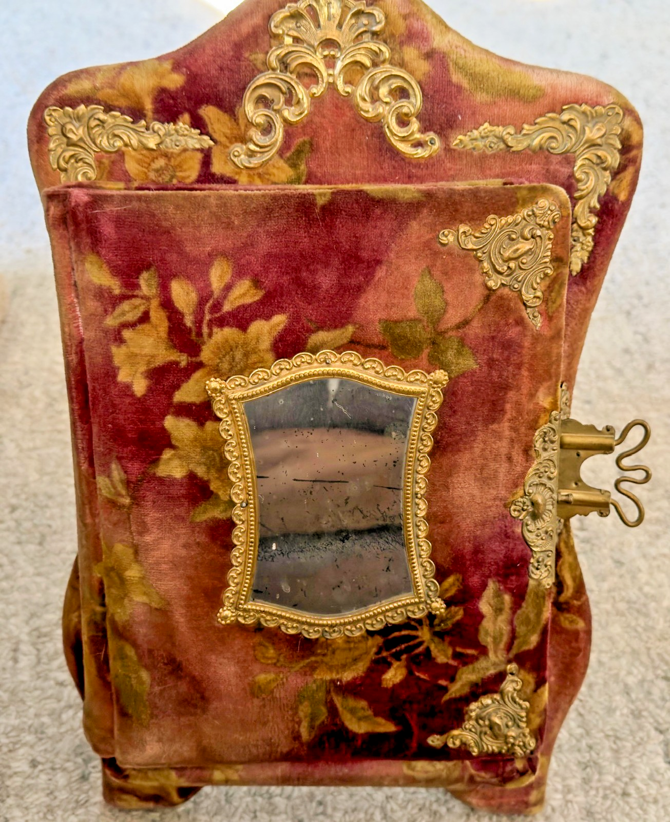 Vintage Velvet Photo Album w/ Ornate Brass Corners & Working Clasp – Display Win