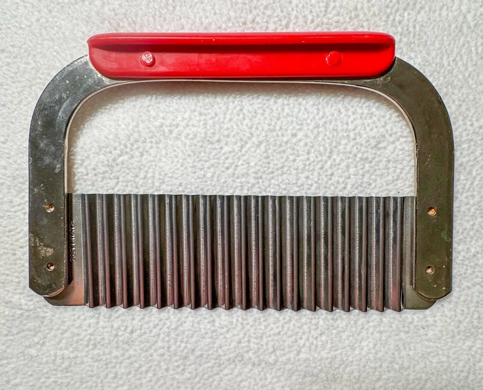 Vintage Huot Land O' Lakes Serrater & Meat Tenderizer 7"