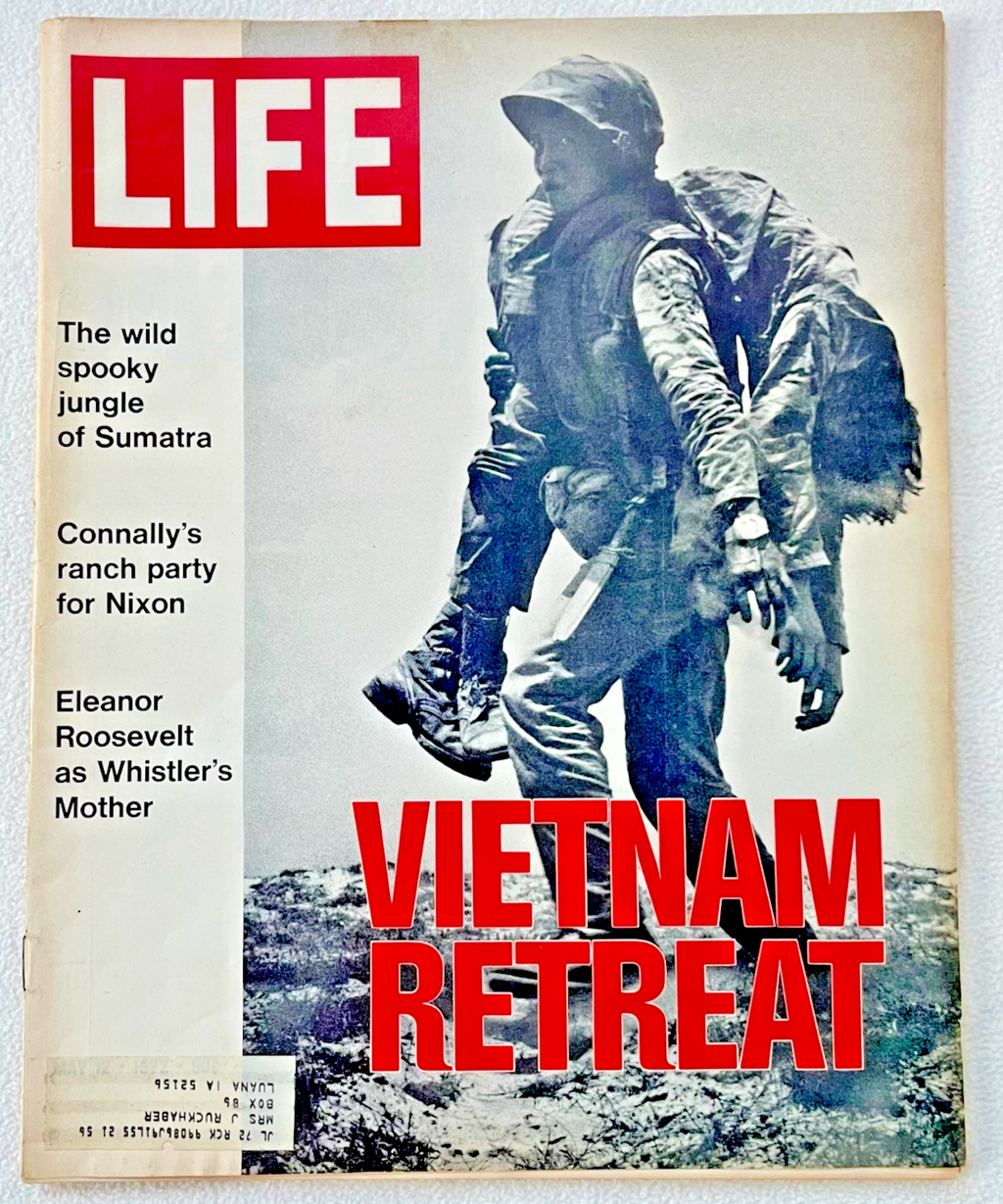 LOT 2 LIFE MAGAZINES - 1972 VIETNAM NIXON