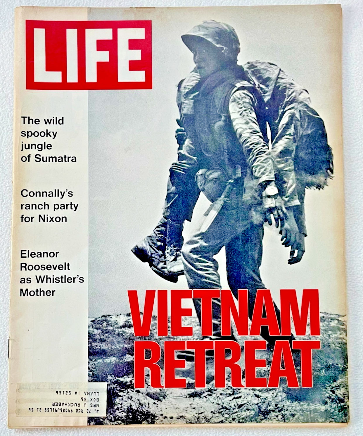 LOT 2 LIFE MAGAZINES - 1972 VIETNAM NIXON