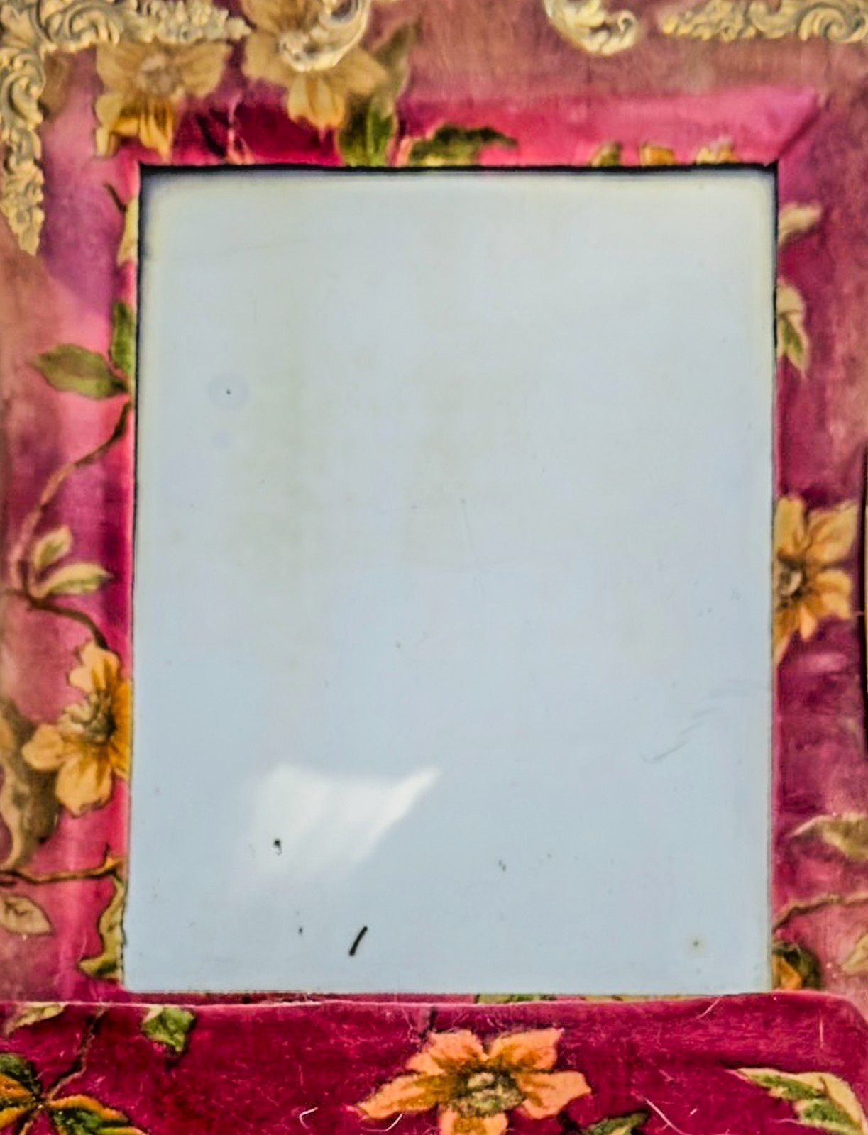 Vintage Velvet Photo Album w/ Ornate Brass Corners & Working Clasp – Display Win